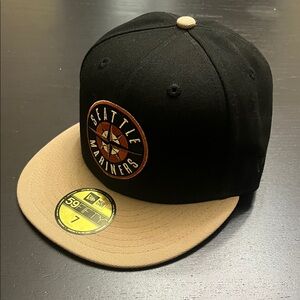 New Era NWOT Seattle Mariners 40th Anni Cooperstown Classic Size 7 Fitted Hat
